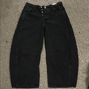 Free People Black Mid Rise Barrel Jeans(worn once!!)